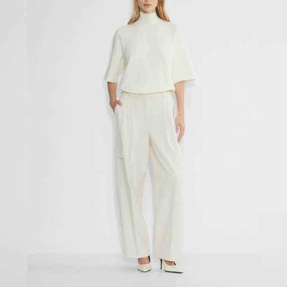 Aritzia Pants - Aritzia Babaton Outgoing Satin Cargo Pant
